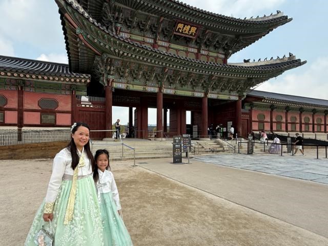 Hanbok truyền thống của Hàn Quốc trở lại xu hướng nhờ Netflix - ảnh 1