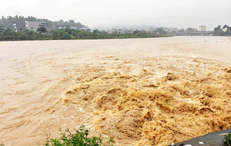 Ứng phó với mưa, lũ lớn do hoàn lưu bão số 11 Matmo - ảnh 1