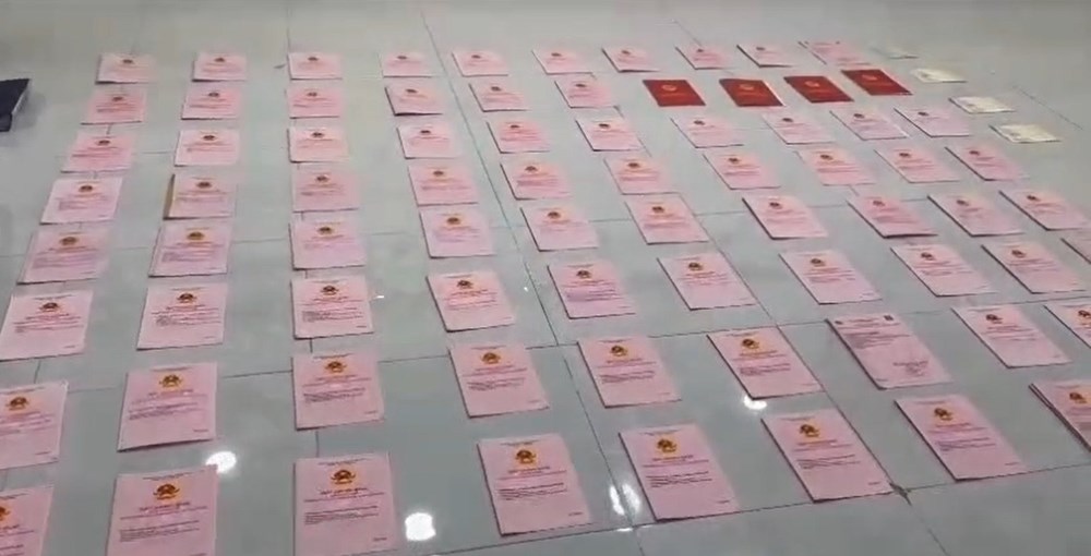 Choáng với khối tài sản khổng lồ của Ngân 98 cất giữ trong két sắt - ảnh 1