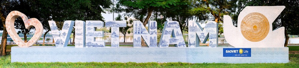 Biểu tượng mới từ ký ức và tương lai - ảnh 1