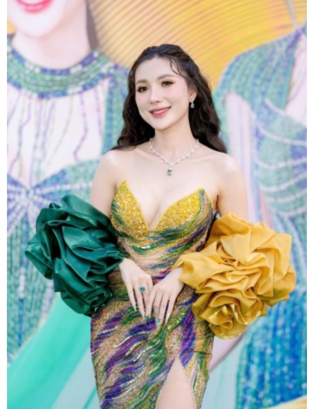 Khối tài sản khủng của Ngân Collagen - ảnh 1
