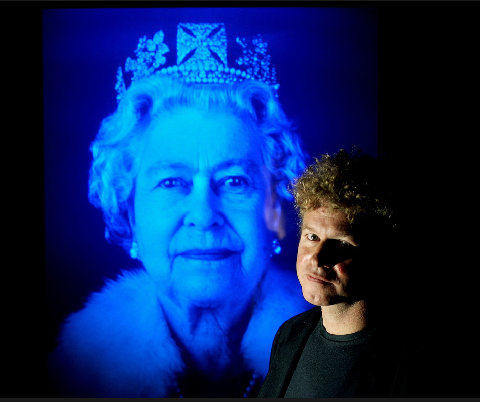 Tranh chấp quyền tác giả quanh loạt chân dung nổi tiếng của Nữ hoàng Elizabeth II - ảnh 2