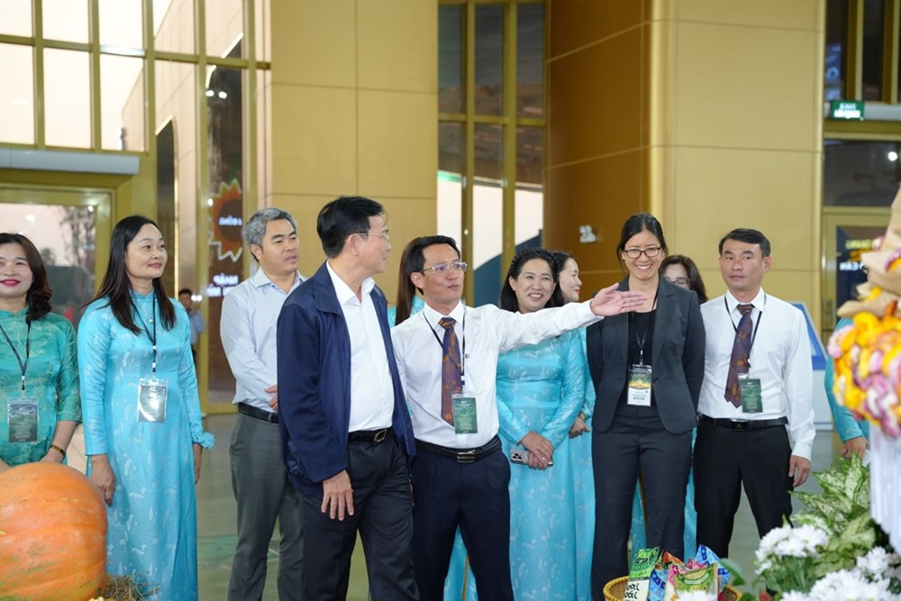 Lâm Đồng thu hút hàng nghìn khách tham quan tại Hội chợ Mùa thu 2025 - ảnh 3