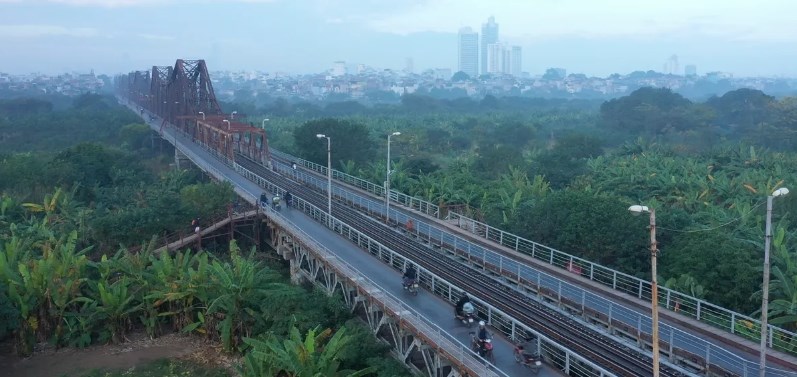 Cấm xe trên cầu Long Biên từ ngày 1.11 - ảnh 1