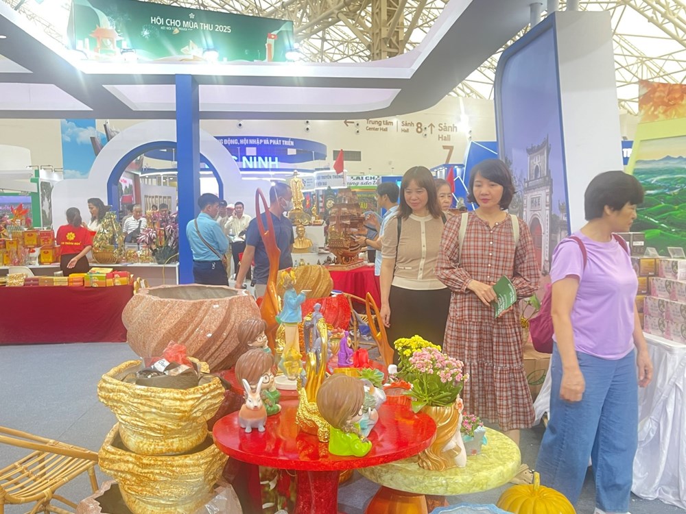 Dấu ấn làng nghề Việt trong không gian Hội chợ mùa Thu 2025 - ảnh 2
