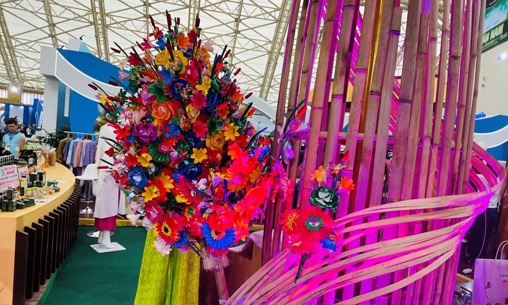 Dấu ấn làng nghề Việt trong không gian Hội chợ mùa Thu 2025 - ảnh 4