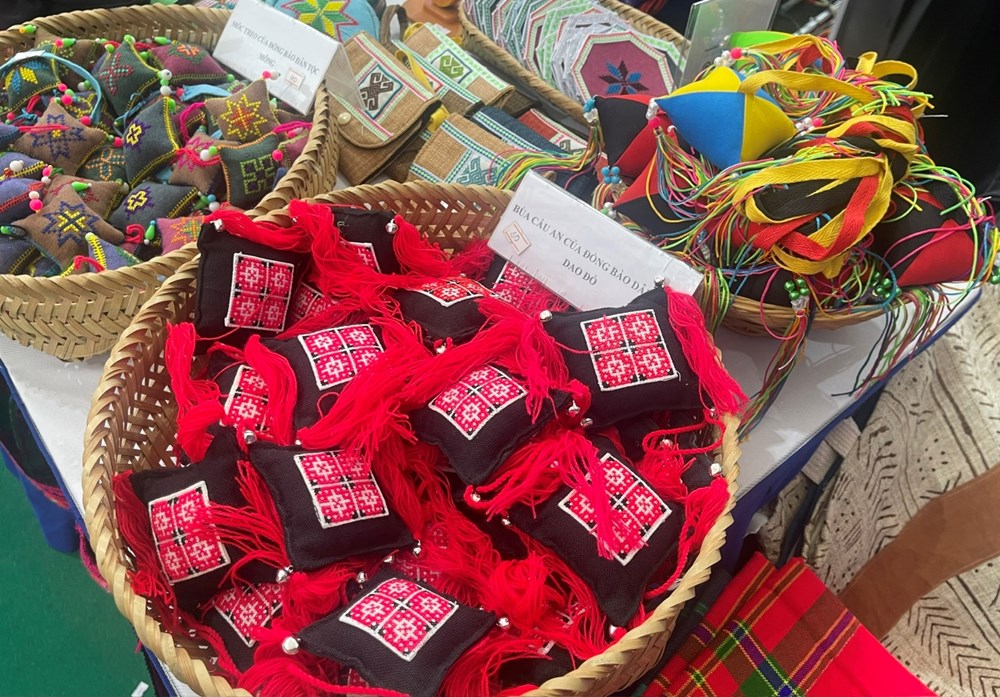 Dấu ấn làng nghề Việt trong không gian Hội chợ mùa Thu 2025 - ảnh 5