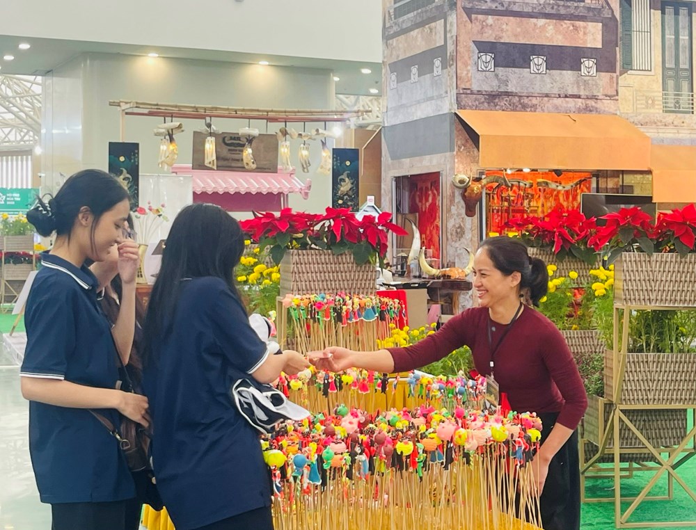 Dấu ấn làng nghề Việt trong không gian Hội chợ mùa Thu 2025 - ảnh 3