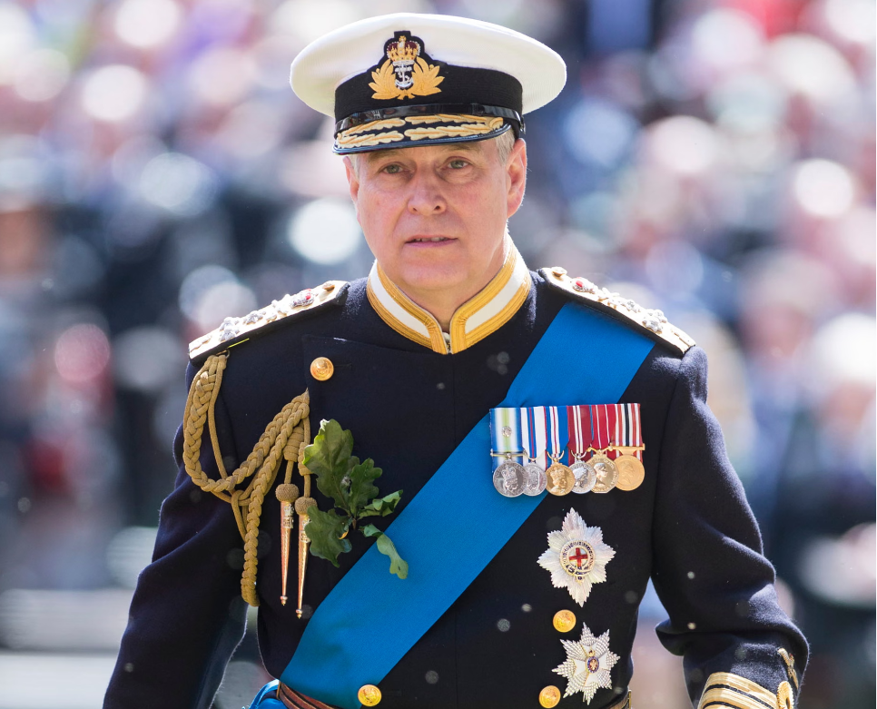 Em trai Vua Charles bị tước hết danh hiệu và cấp bậc danh dự - ảnh 1