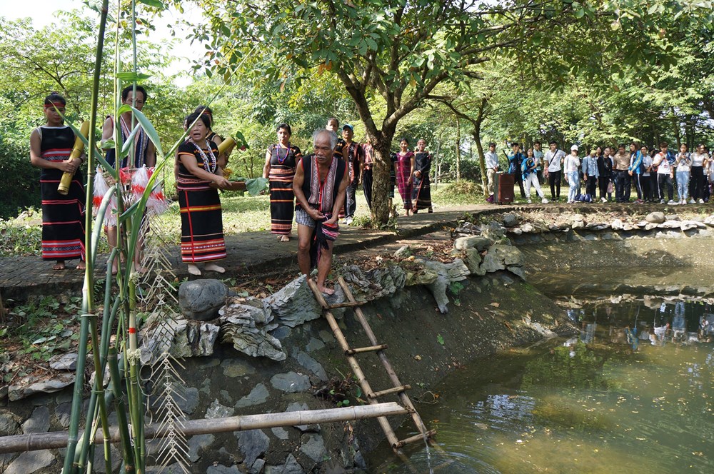 Từ dự thảo văn kiện Đại hội XIV đến khát vọng vươn mình của dân tộc - ảnh 1