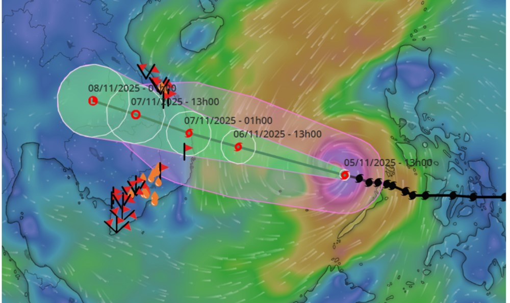 Bão số 13 sắp đạt cường độ cực đại, mạnh nhất giật cấp 17 - ảnh 1