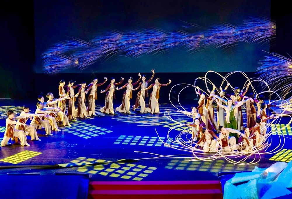 Hài hòa trí tuệ công nghệ và tâm hồn văn hóa Việt - ảnh 1