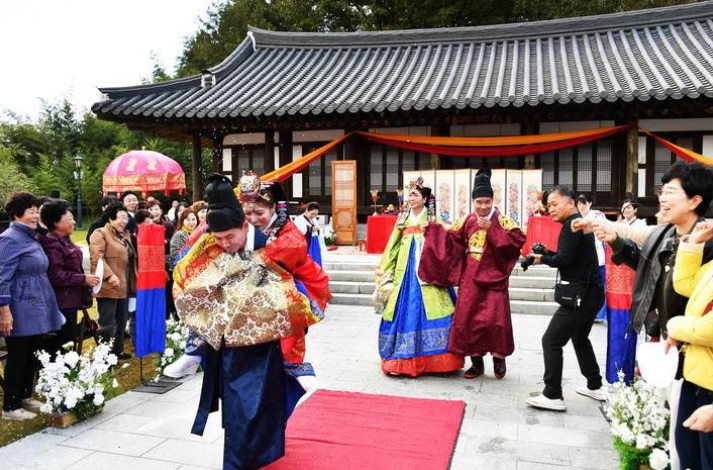 Hàn Quốc: Hôn nhân đa văn hóa đạt đỉnh, tỷ lệ sinh tăng sau 12 năm - ảnh 1