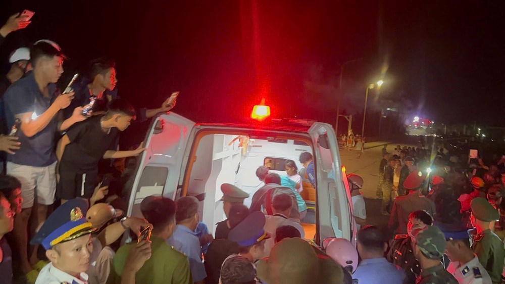  Những giây phút “sinh tử” giữa biển - ảnh 2