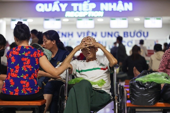 Cuộc giằng co giữa hy vọng sống và gánh nặng tài chính - ảnh 1