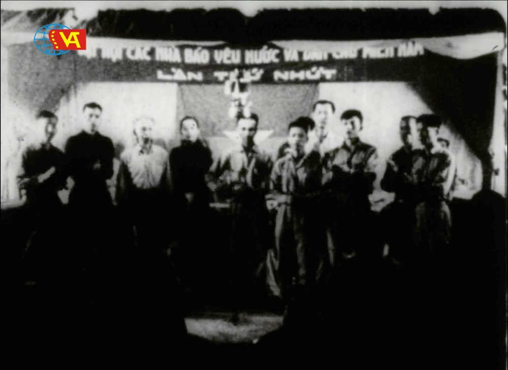 Ký ức nghề báo sống dậy qua những khung hình Viện Phim Việt Nam - ảnh 10