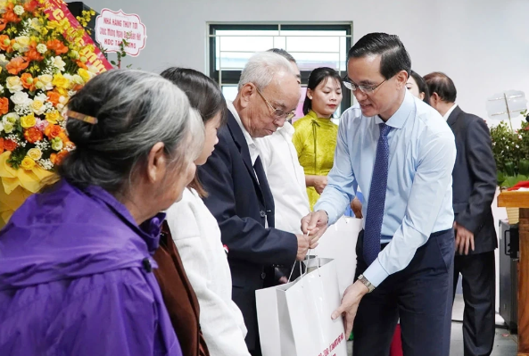 Thăm hỏi, hỗ trợ nạn nhân giao thông tại tỉnh Phú Thọ - ảnh 1