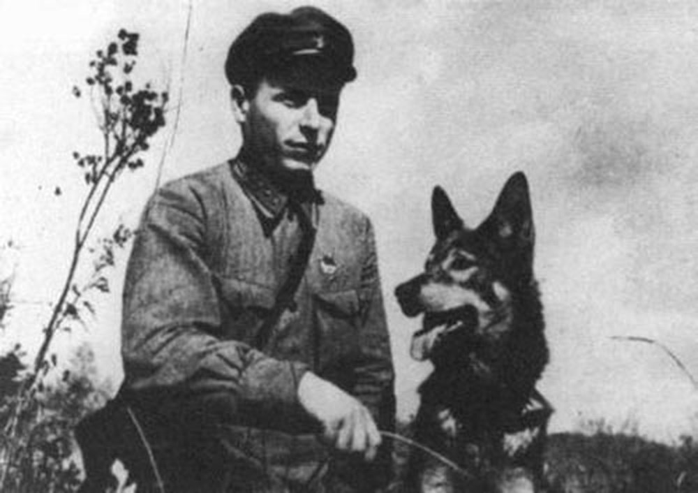  Bài 1 - Từ cậu bé vùng Kursk đến huyền thoại biên cương - ảnh 1