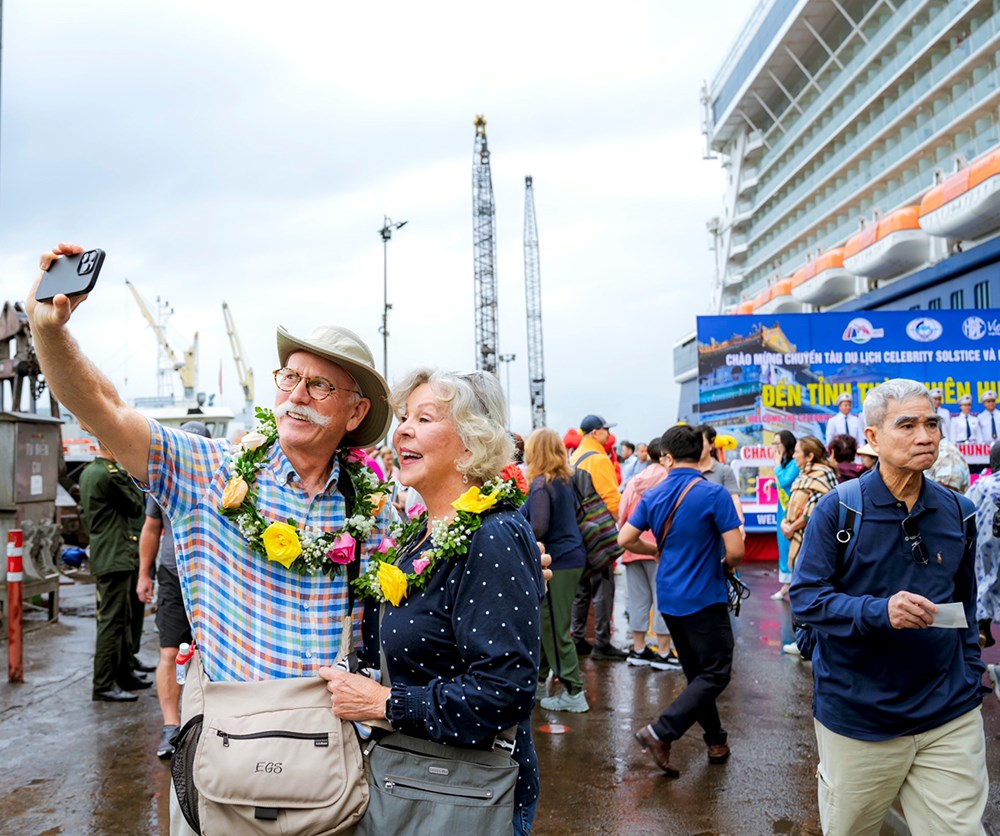 Khơi luồng du lịch tàu biển - ảnh 1