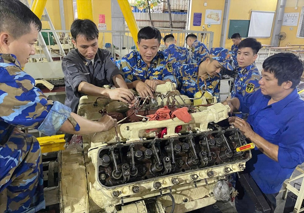  Người thầy khoác áo lính và cuộc hồi sinh những “trái tim thép” - ảnh 1