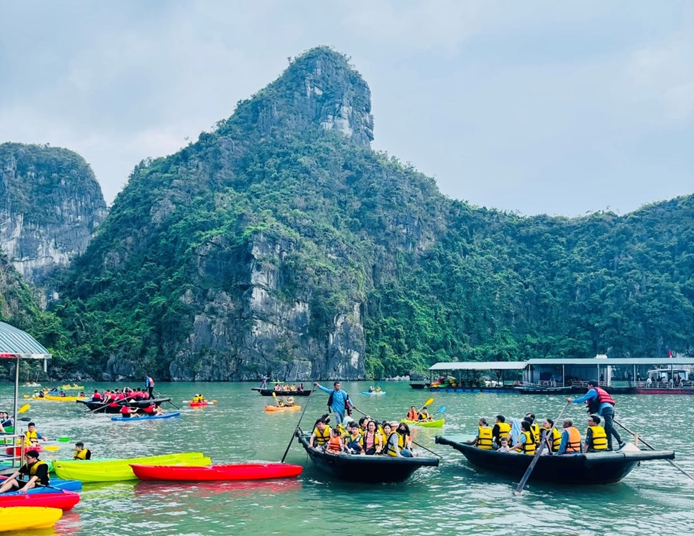 Xu hướng du lịch nào lên ngôi mùa cuối năm 2025? - ảnh 1