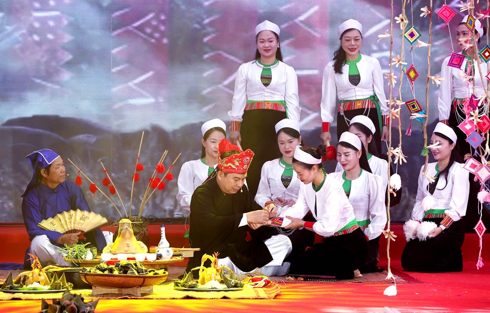  Rực rỡ sắc màu Ngày hội Văn hóa Mường - ảnh 4