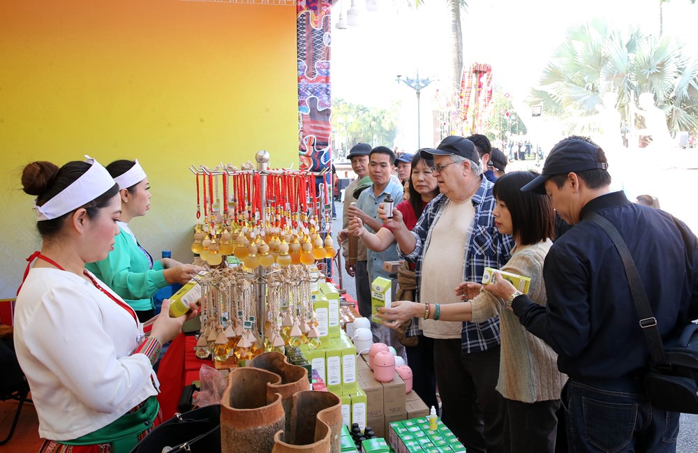  Rực rỡ sắc màu Ngày hội Văn hóa Mường - ảnh 5