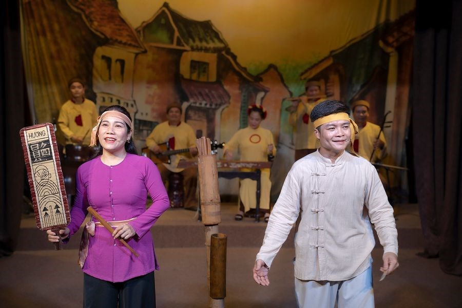 Bền bỉ giữ nhịp di sản Bài chòi nơi phố cổ - ảnh 2