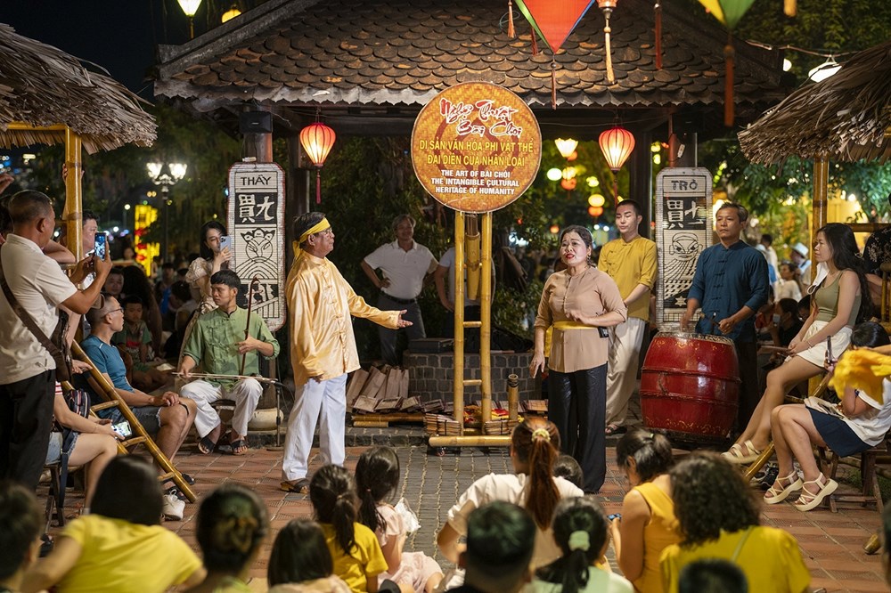 Bền bỉ giữ nhịp di sản Bài chòi nơi phố cổ - ảnh 1