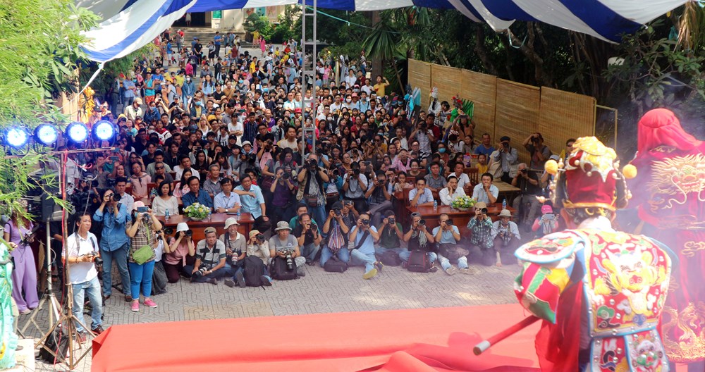  Tuồng cổ bước ra phố thị - ảnh 2