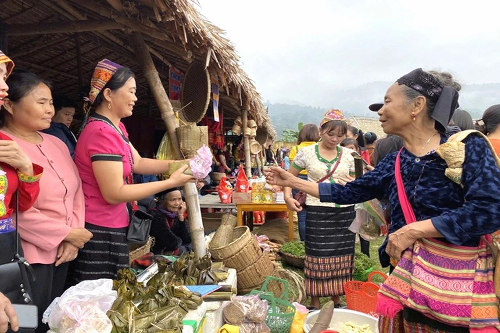  Phiên chợ Mường Chon “đánh thức” núi rừng - ảnh 3