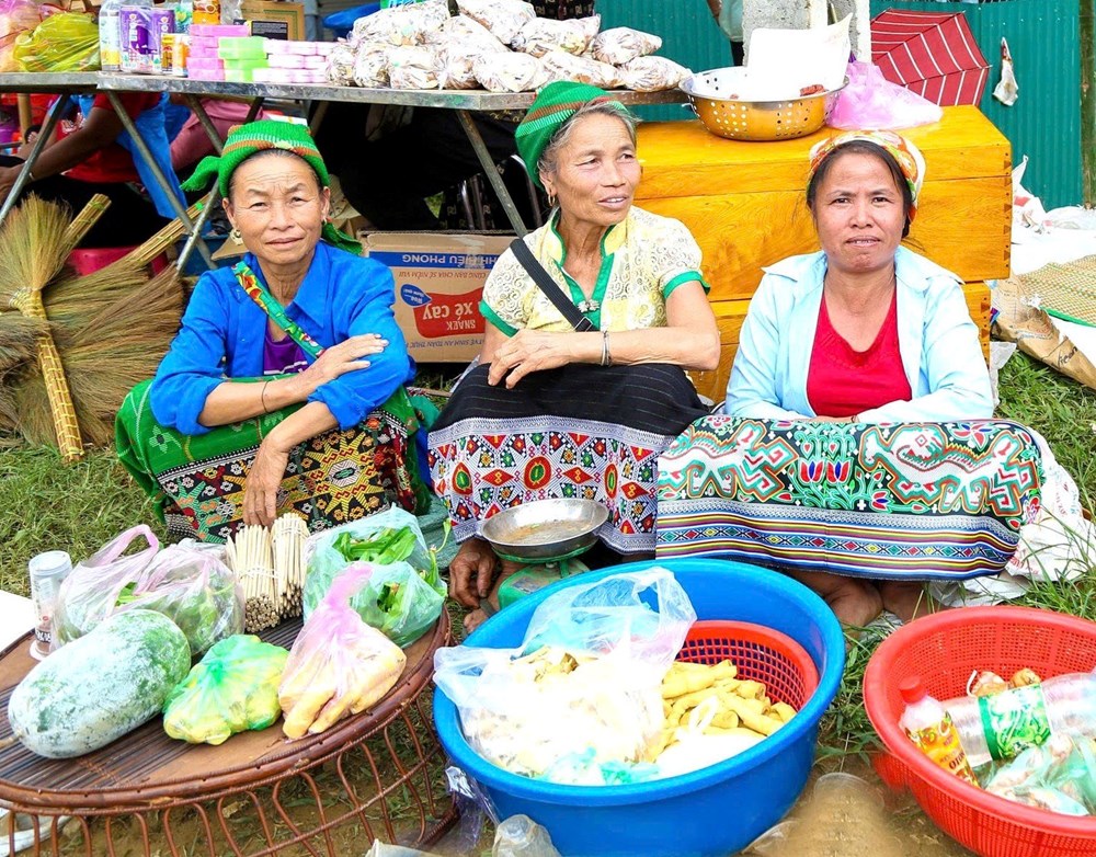  Phiên chợ Mường Chon “đánh thức” núi rừng - ảnh 1