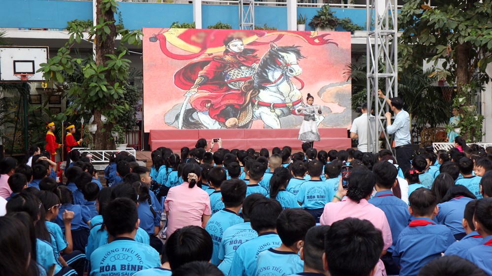 Học sinh trải nghiệm tri thức với dự án Thư viện số - ảnh 1