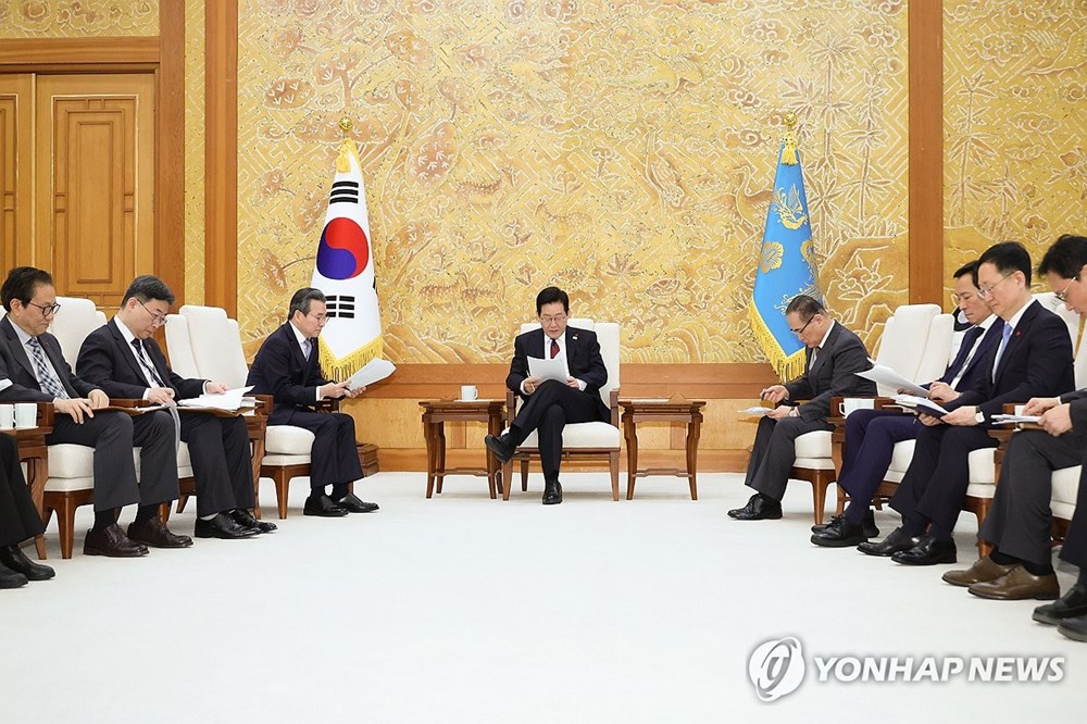 Sau 7 tháng nhậm chức, Tổng thống Lee Jae Myung bắt đầu làm việc tại Nhà Xanh - ảnh 1