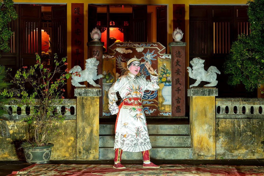 Gánh tuồng gia đình nơi phố cổ Hội An - ảnh 1