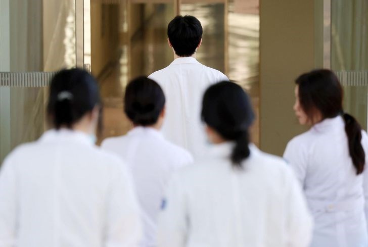 Hàn Quốc đối mặt thách thức về nguồn nhân lực bác sĩ - ảnh 1