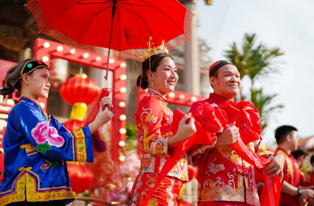 Phong tục “trốn đèn lồng” trong hôn lễ truyền thống Trung Quốc - ảnh 1