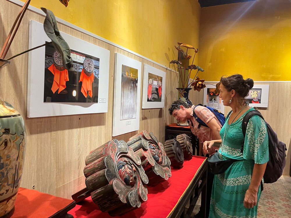 Chuyện ít biết về những chiếc “chốt cửa” - ảnh 1