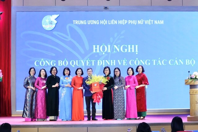 Ông Phí Quốc Thuyên giữ chức Tổng Biên tập Báo Phụ nữ Việt Nam - ảnh 3