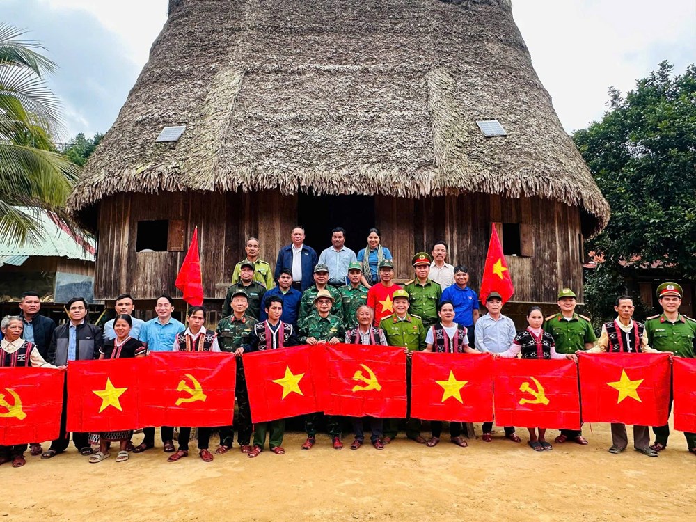  Tết đầu tiên có điện ở Aur - ảnh 1