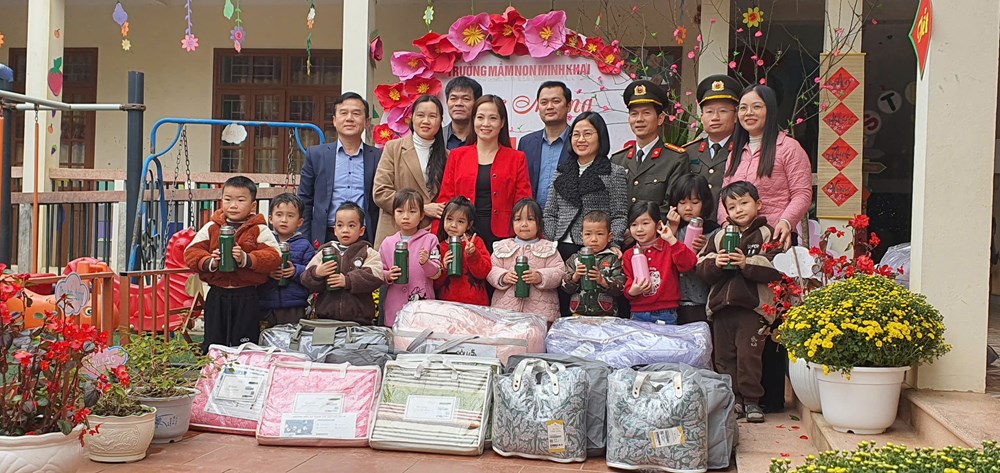  Để trẻ em khó khăn có giấc ngủ ấm áp - ảnh 1