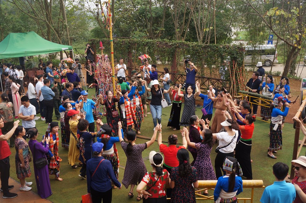 Rộn ràng không khí đón Xuân tại “Ngôi nhà chung” - ảnh 1