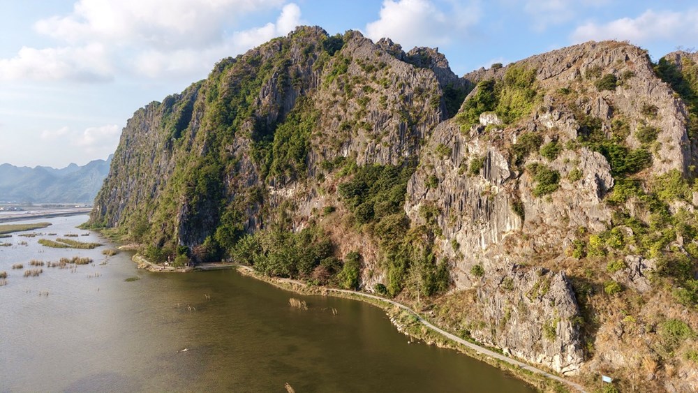  Giải mã bí ẩn bích họa nghìn năm ở đầm Vân Long - ảnh 2