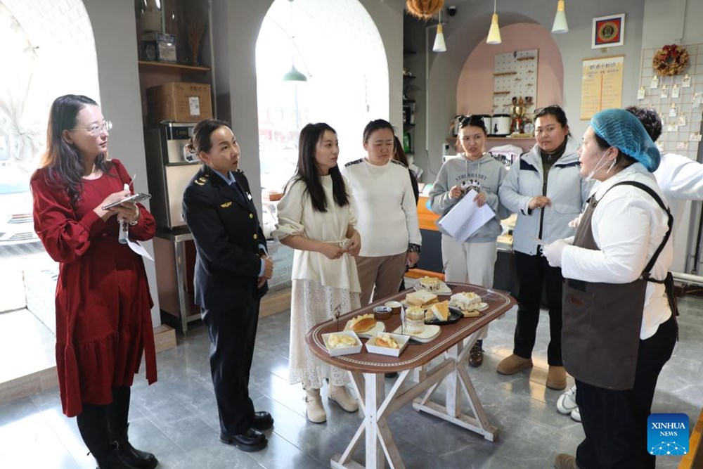 Váng sữa Mông Cổ “lên ngôi”, kéo du lịch ẩm thực Nội Mông khởi sắc - ảnh 2