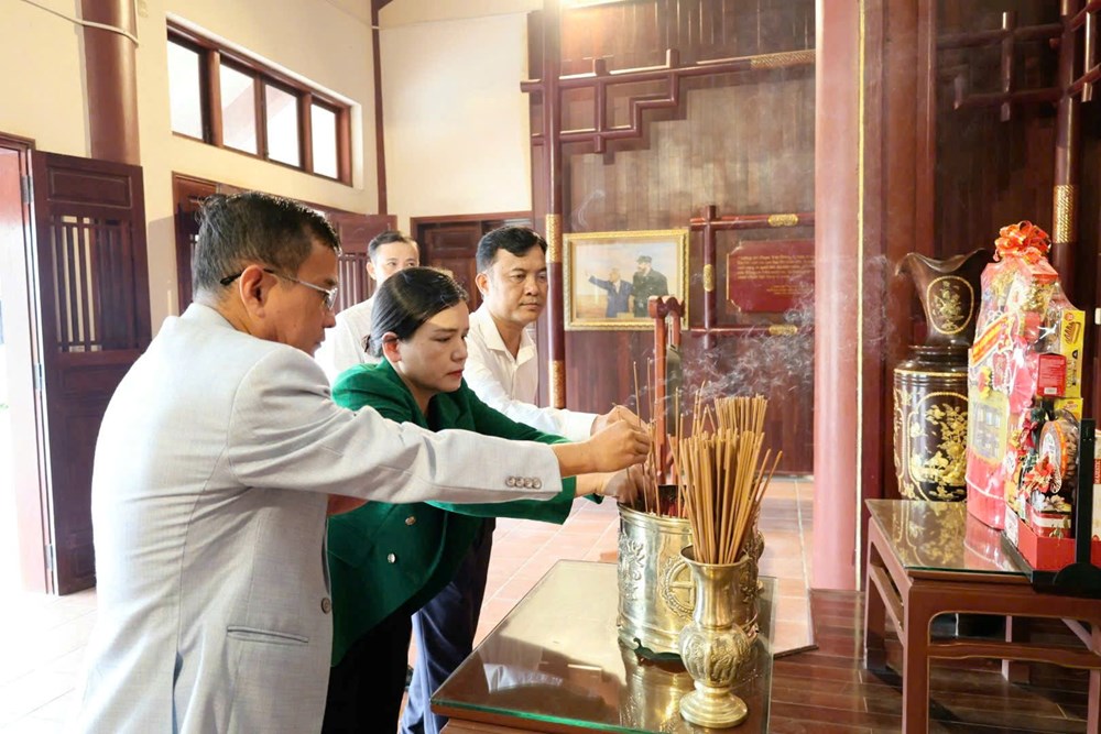  Sắc Xuân nơi “địa chỉ đỏ” - ảnh 2