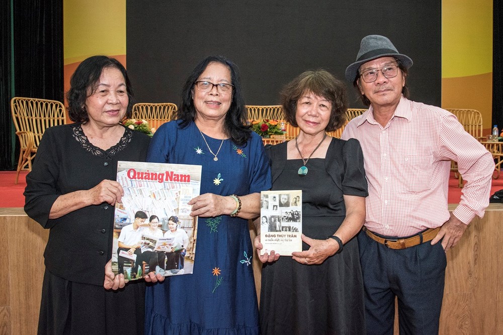  Đặng Thùy Trâm đã hóa thân vào mùa xuân đất nước - ảnh 2