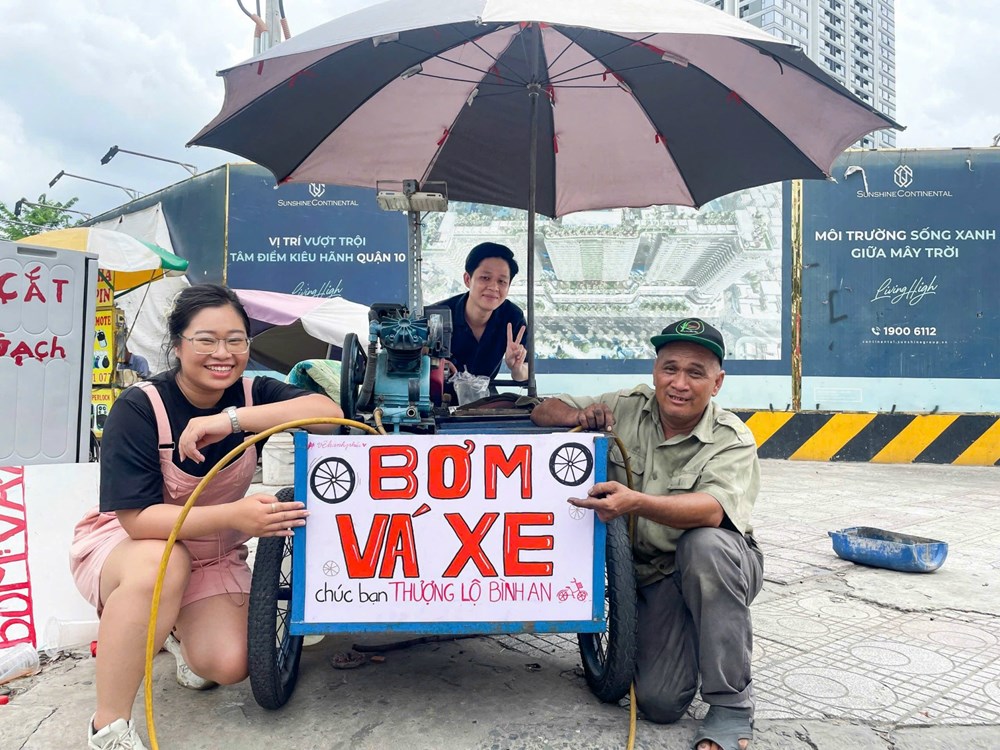  “Vẽ hạnh phúc” trên những gánh mưu sinh - ảnh 1