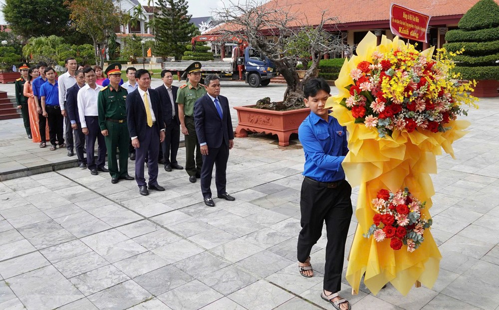  Sắc Xuân nơi “địa chỉ đỏ” - ảnh 1