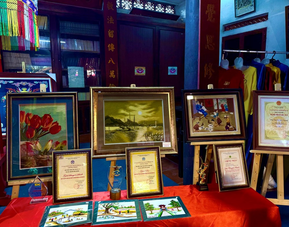 Nô nức dòng người về chùa Đậu du xuân đầu năm - ảnh 13