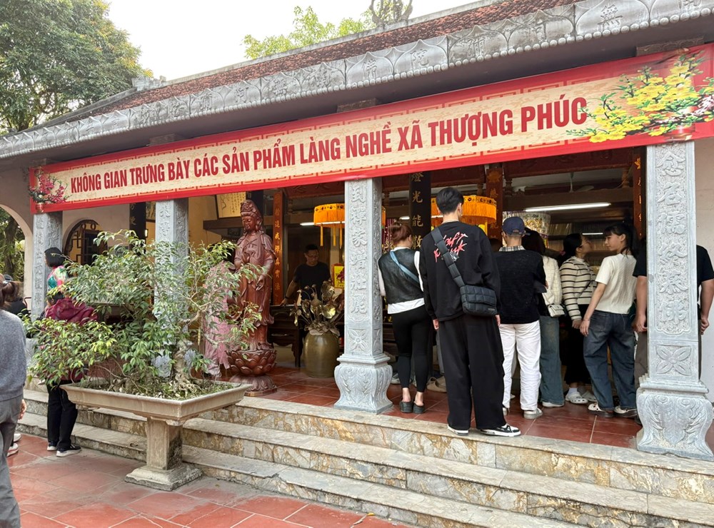 Nô nức dòng người về chùa Đậu du xuân đầu năm - ảnh 12